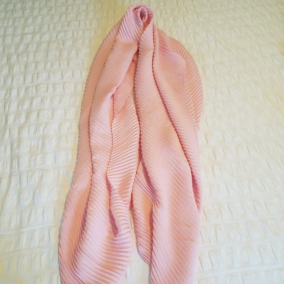 Fattorseta Accessories - 2/$7 Fattorseta Pink Crimped Scarf